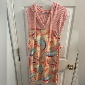 Free people coral 🪸 and water color/ tie-dye 
Look Hoodie and pant set new